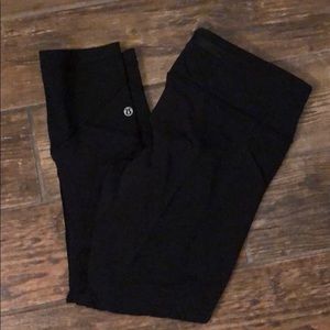 Lululemon black crop leggings